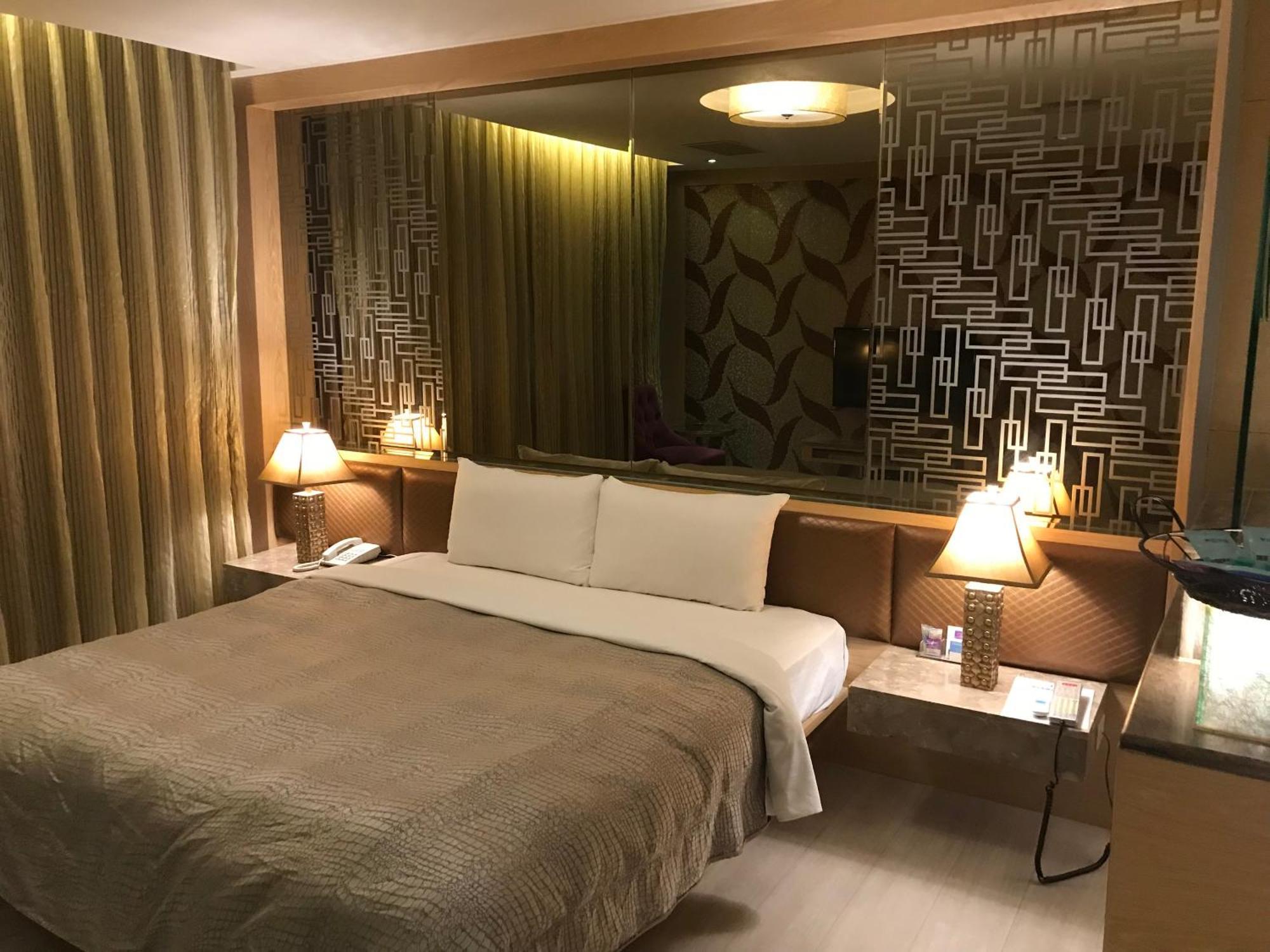 Venice Motel Kaohsiung Buitenkant foto